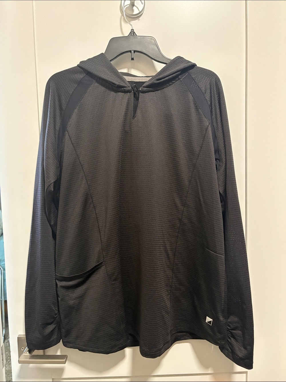 Women’s Black Lightweight Hooded Performance Pullover